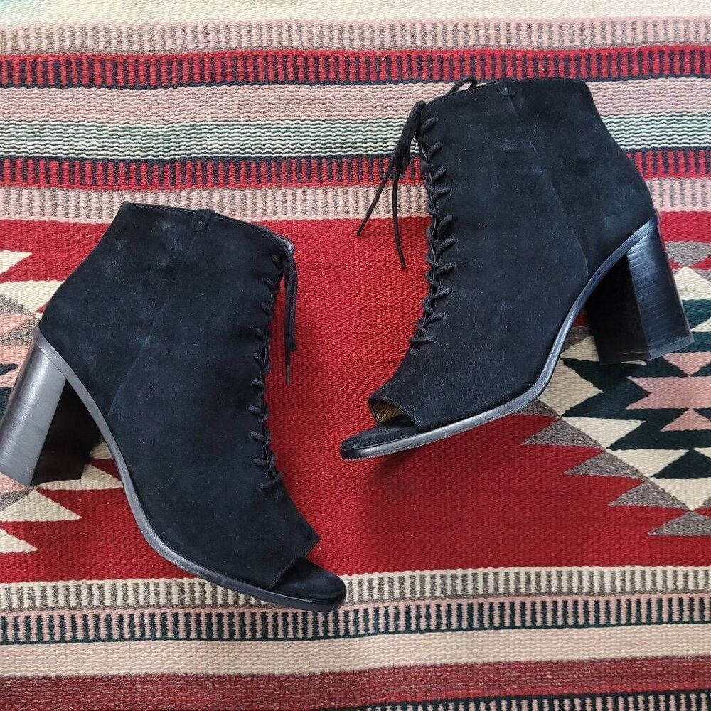 Frye Amy Peep‎ Toe Lace Up Suede Heel Bootie Sz 10 Black Side Zip Neutral Simple